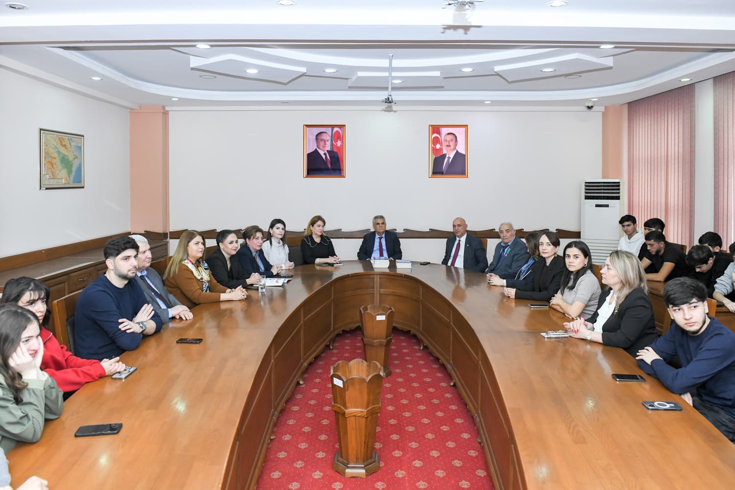 Seminar dedicated to issues of application of the Azerbaijani language held at BEU