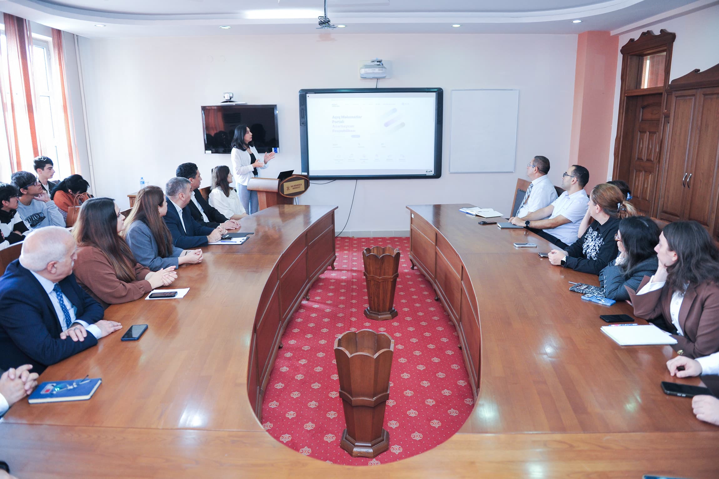 BEU Hosts Presentation of IDDA's "Open Data Portal"