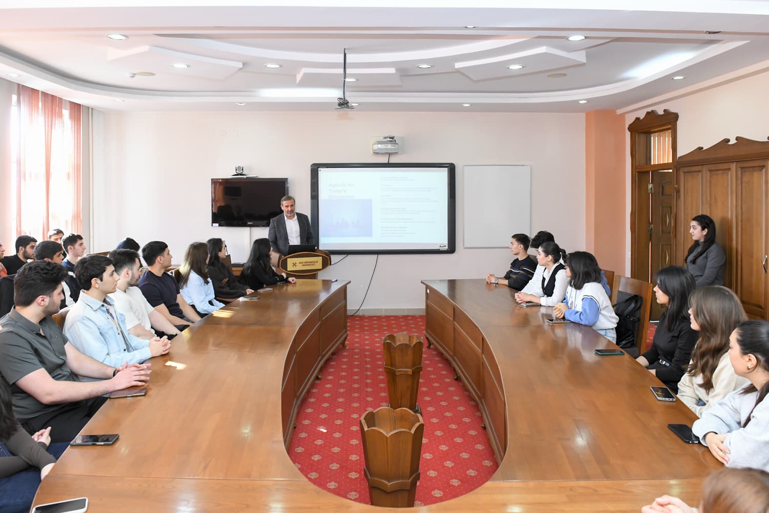 BEU Hosts Expert Meeting on Renewable Energy