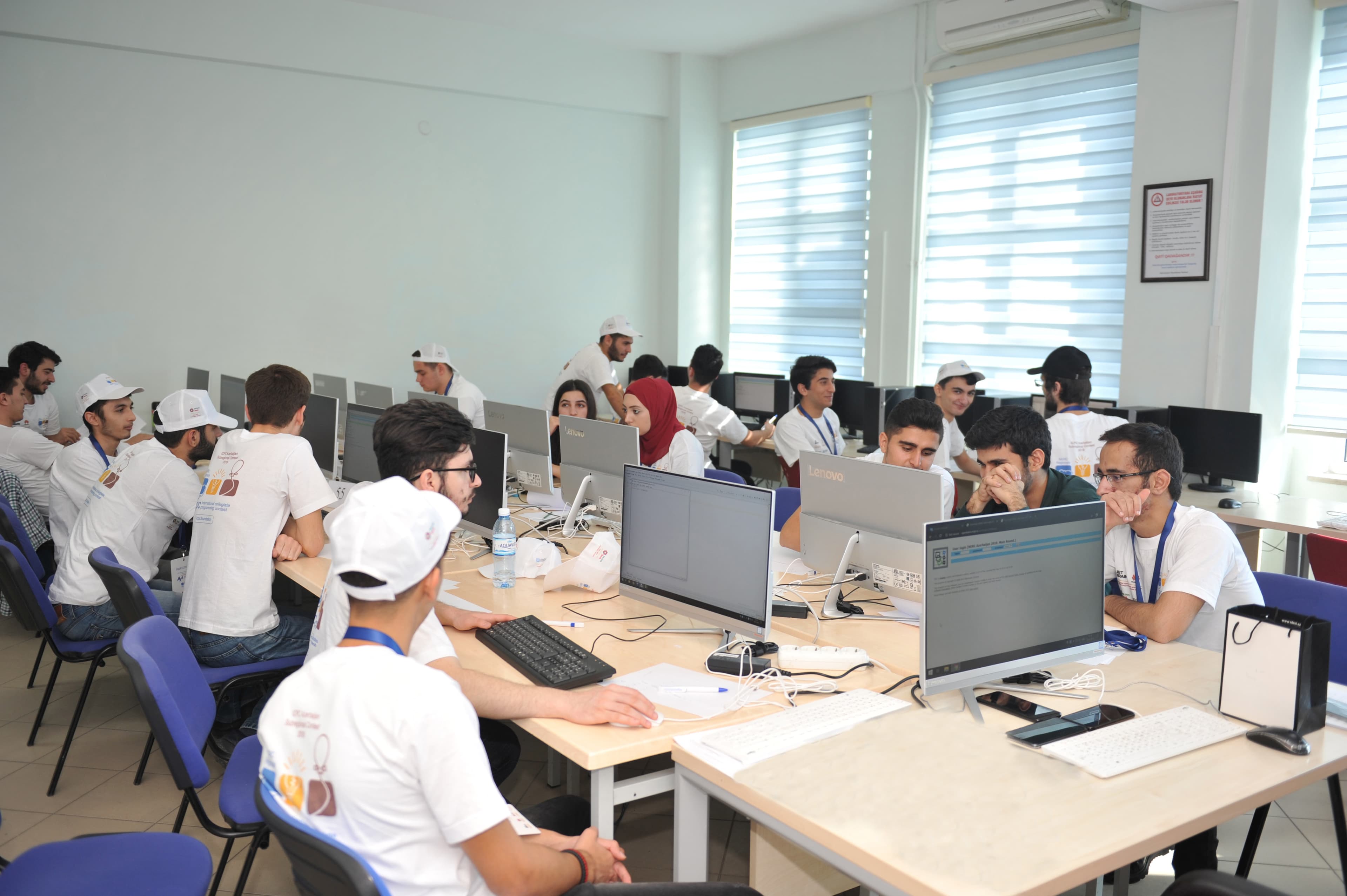 Kompüter laboratoriyaları